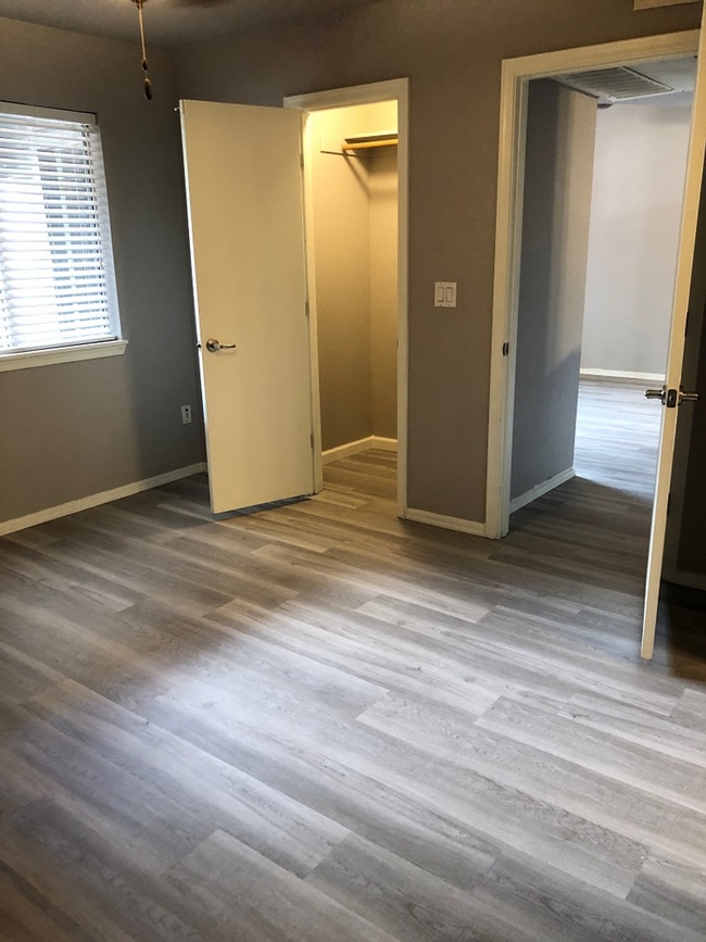 Building Photo - Available NOW: ARBORS - Super Cute 2 bedroom/2bath Condo - $1,695.00 Available NOW. Unit 07-254