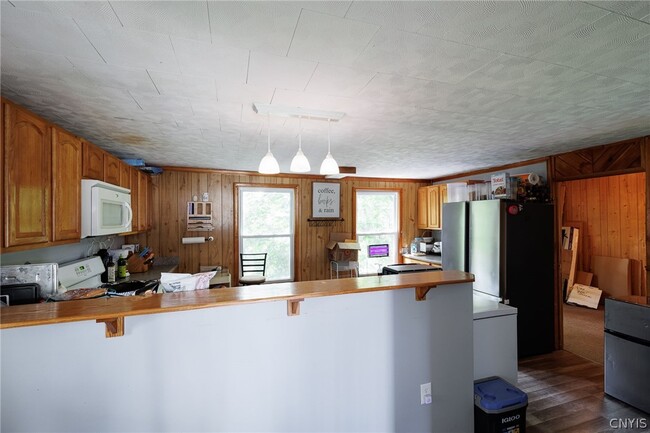 Photo - 215 W Main St