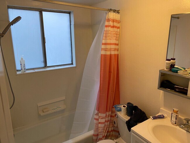Photo - 1 bed 1 bath pet friendly! Unit 225