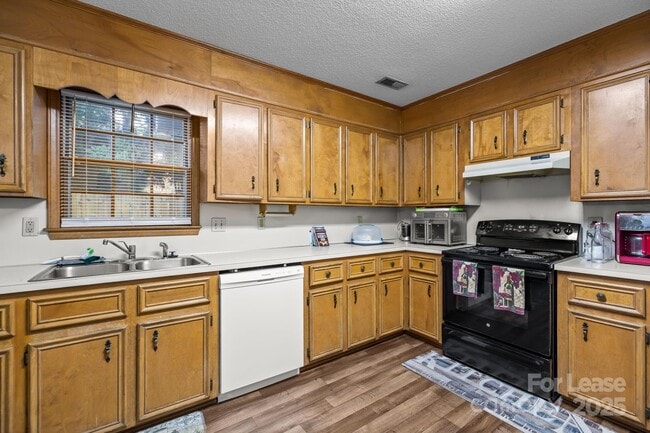 Photo - 1614 Bradford Ct