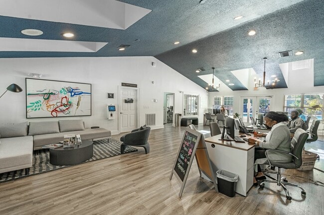 Office and Lounge - The Capitol