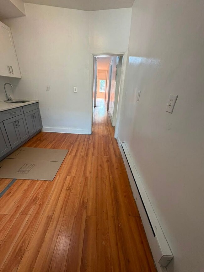 Photo - 91 Elliott Ave Unidad Apt 2