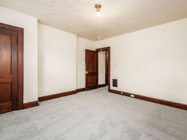 Building Photo - 2086-2090-2090 N 4th St Unit 2086