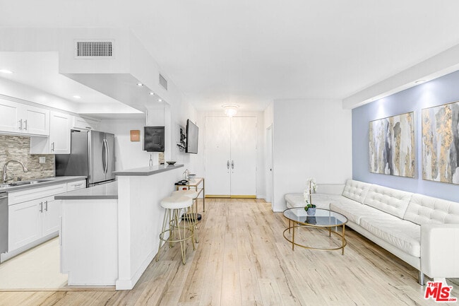 Photo - 1131 Alta Loma Rd Unit 306