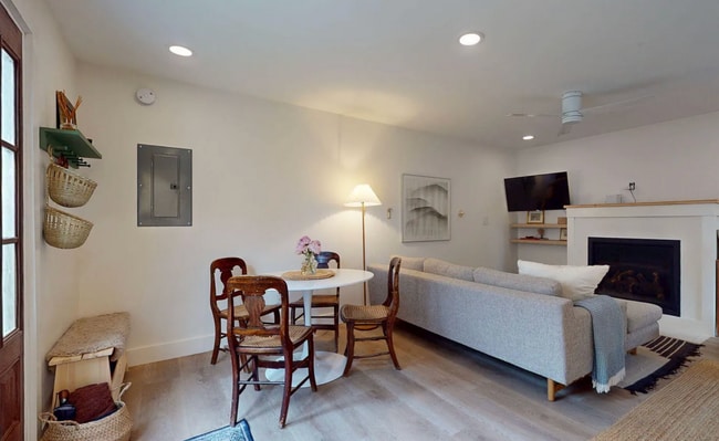 Photo - 16 Grand St