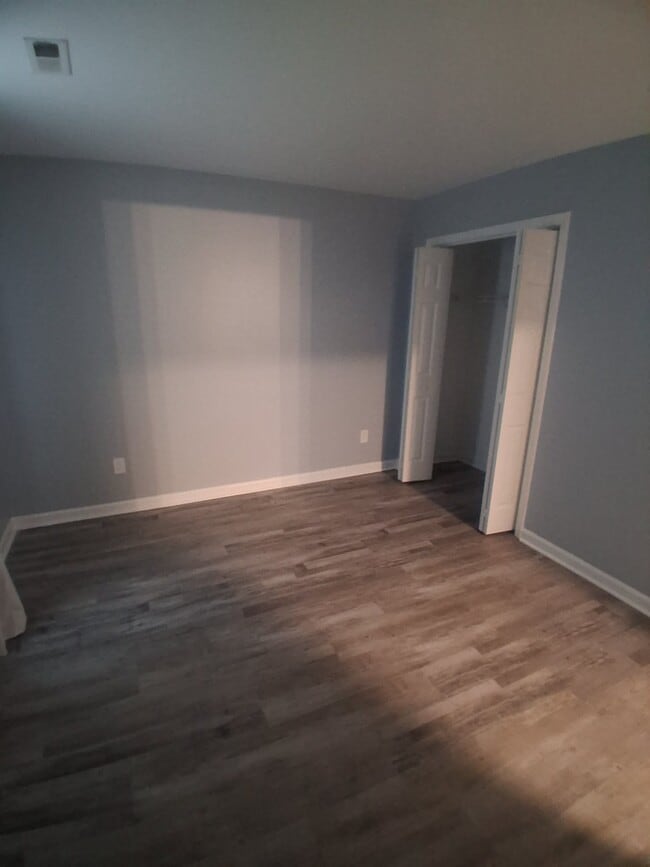Photo - 104 Bay Colony Ct