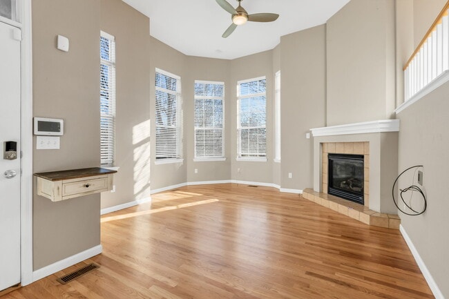 Photo - 2933 Central Park Blvd