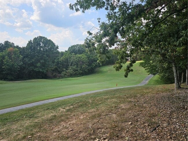 Photo - 28 McKenzie Dr