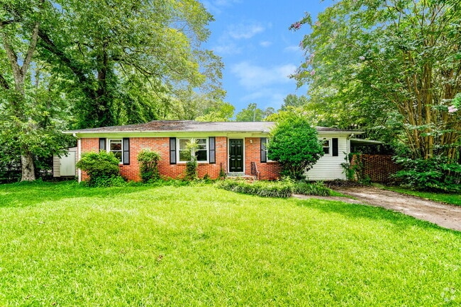 Building Photo - 1205 Lynn Acres Dr Rental