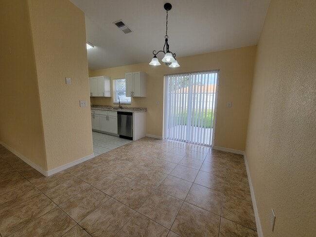 Photo - 709 Platypus Ct