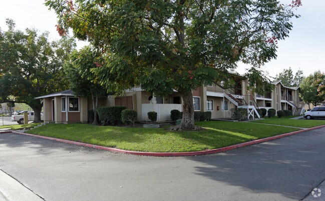 Mountain Gate Apartments - Mountain Gate Apartments