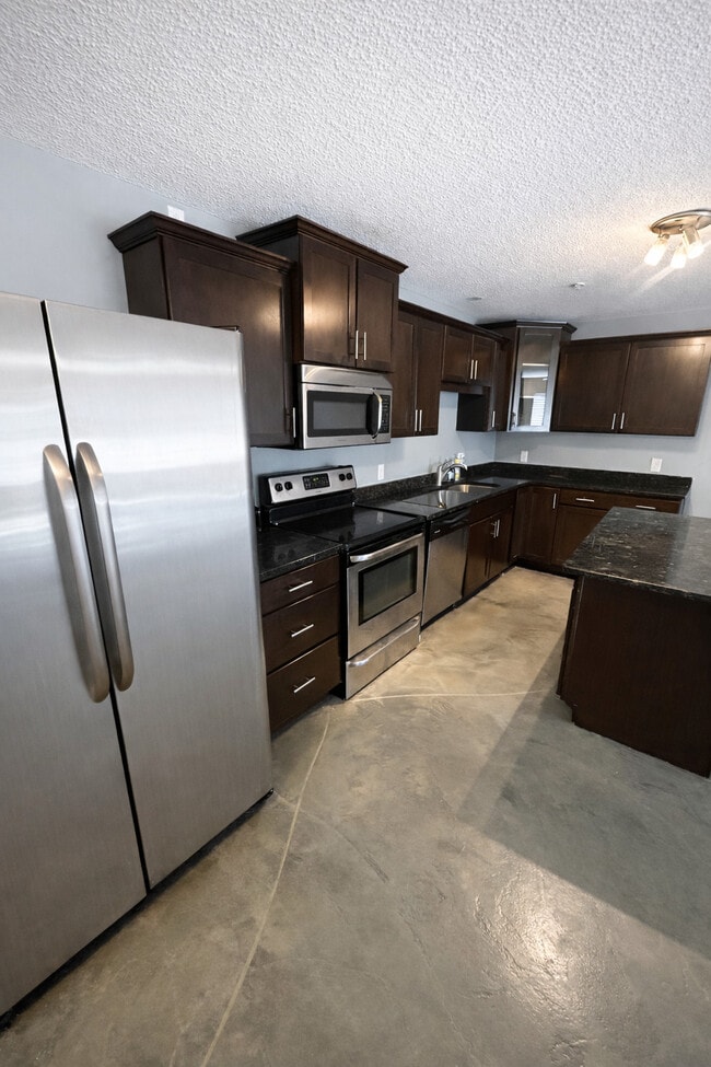 Eagle Crossing Luxury Apartments