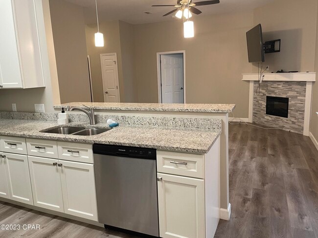 Photo - 102 Michelle Ct