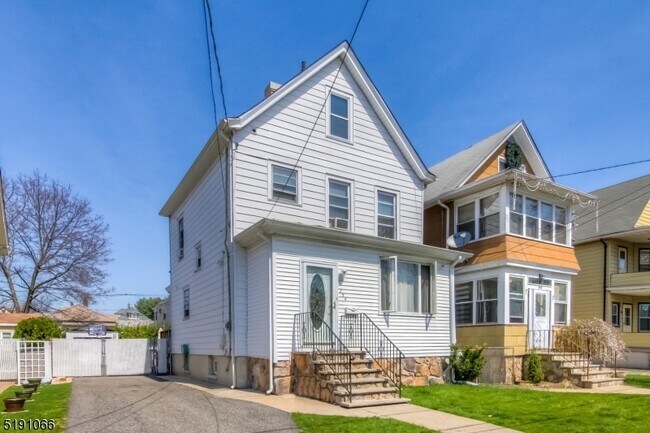 Photo - 254 Madison Ave