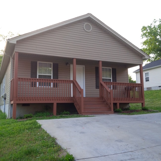 Photo - 513 N Germantown Rd