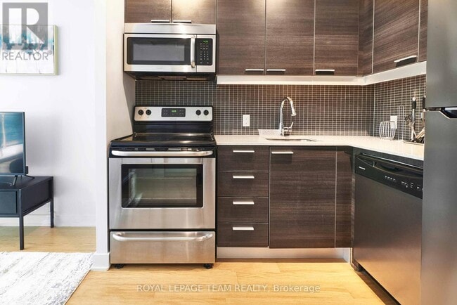 Photo - 354 Gladstone Ave Unit 312