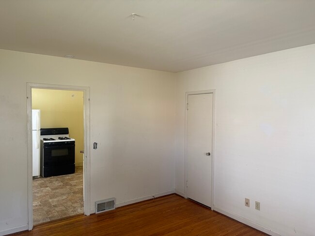 Photo - 214 W Filbert St Unit Lower East #1