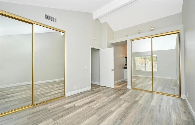 Photo - 6 Sandpiper Ln