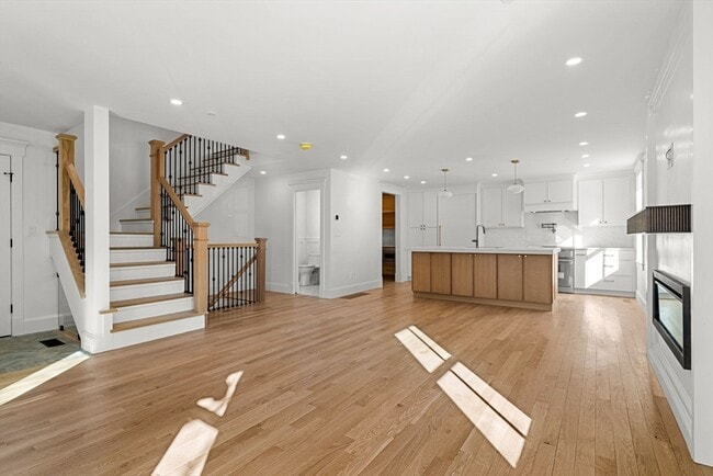 Photo - 309 Broadway