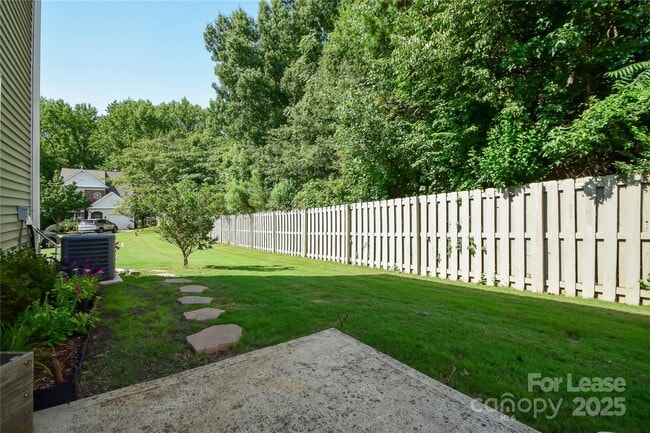 Photo - 2121 Kaybird Ln