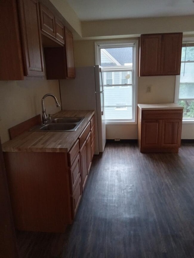 455 Wilkinson St Unit 2