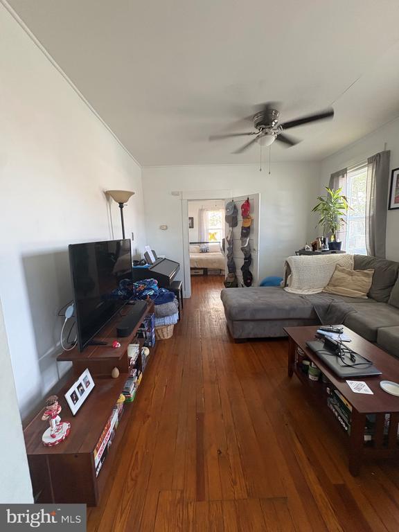 Photo - 314 W 4th St