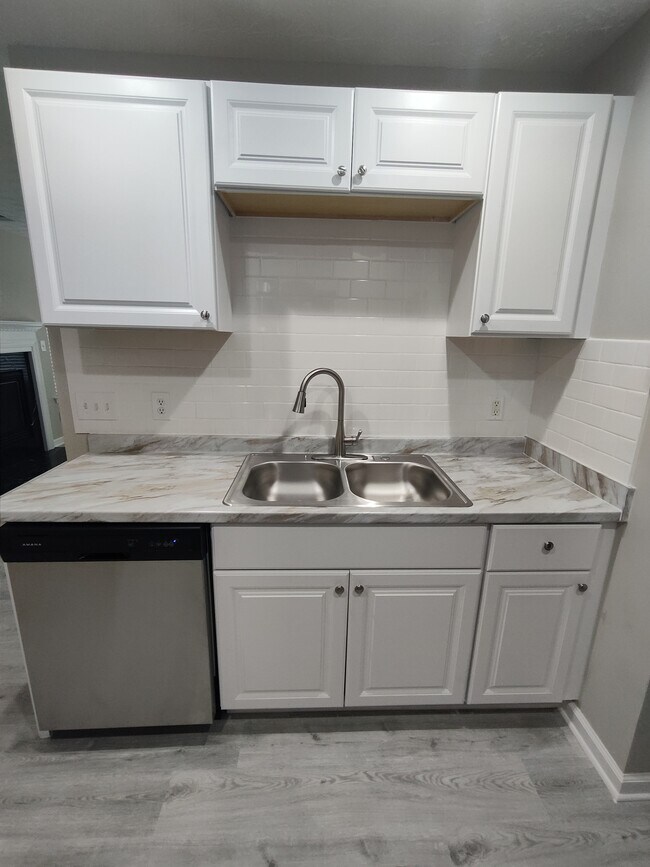 Photo - 289 Silver Ridge Dr