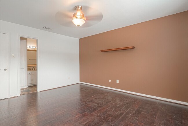 Photo - 10217 Longmont Dr