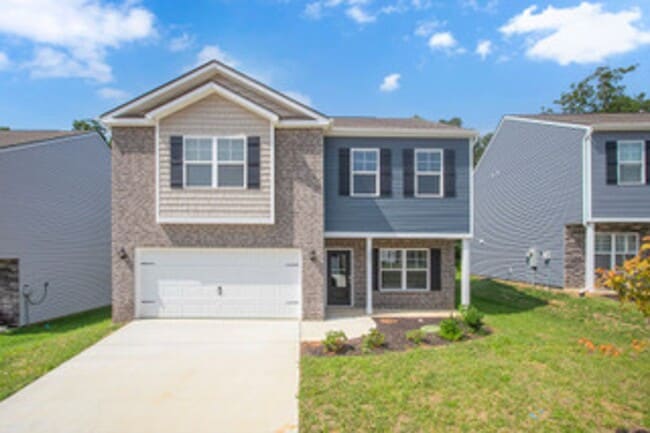 Building Photo - Knoxville 37932 - AVAILABLE July 1, 2026 - BEAUTIFUL, 3 bedroom, 2.5 bath home - Call Kathy Levei...