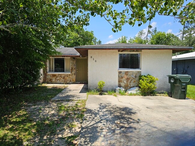 Photo - 818 Bradford Cir