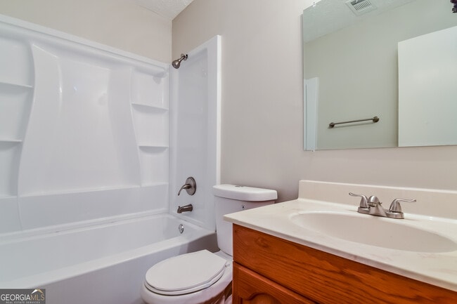 Photo - 2156 Newbury Rd