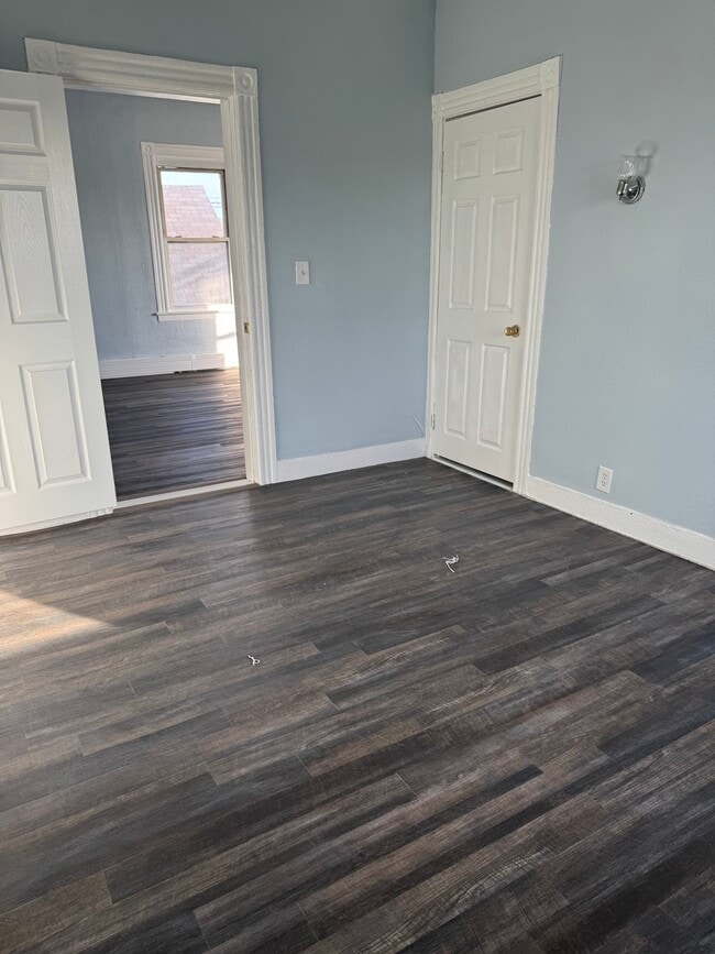 821 Potters Ave Unit 3 floor