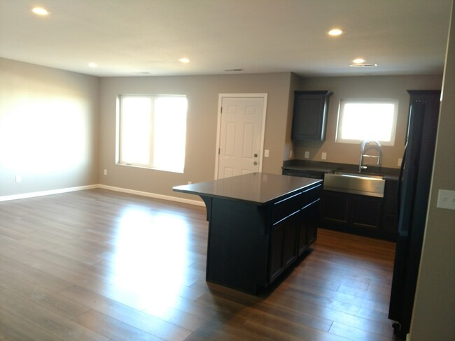 NEW Twin Home in Lakewood! - NEW Twin Home in Lakewood!