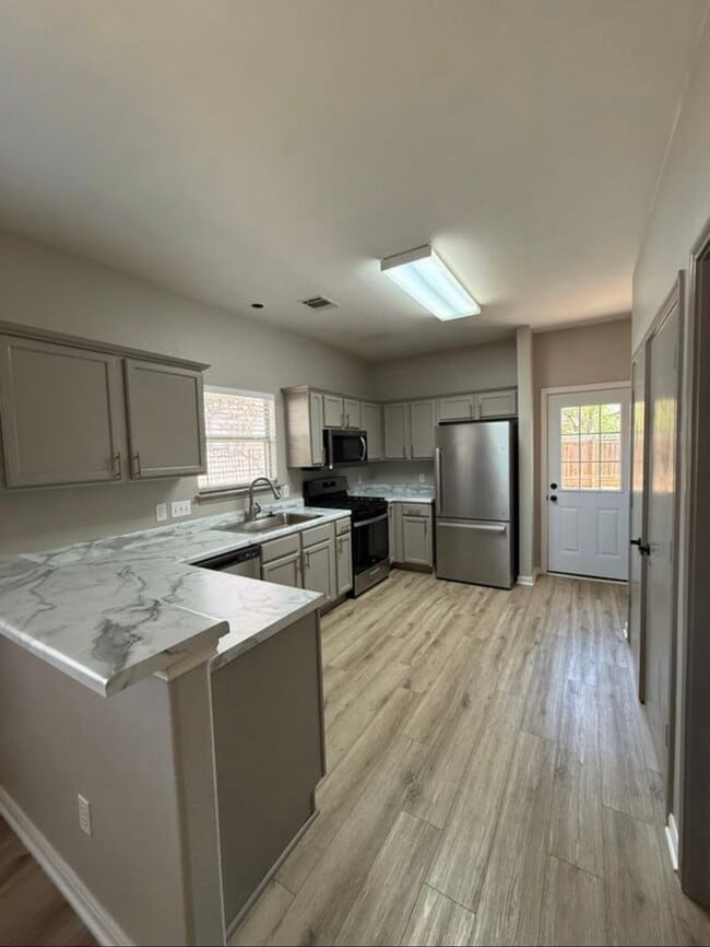 Photo - 2827 Southampton Way Unit Apt A