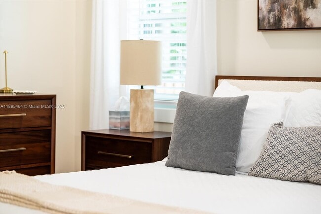 Photo - 1410 Mayo St