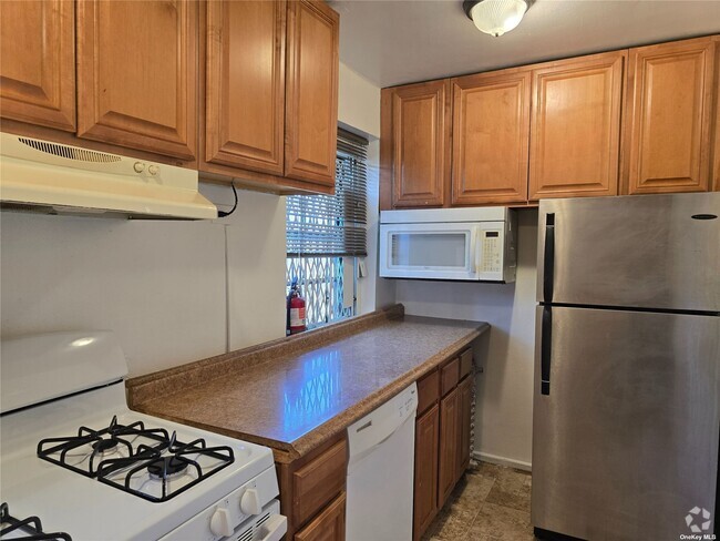 Building Photo - 78-36-78147 147th St Unit 3D Rental