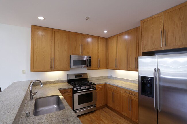 Photo - 371 30th St Unit 201