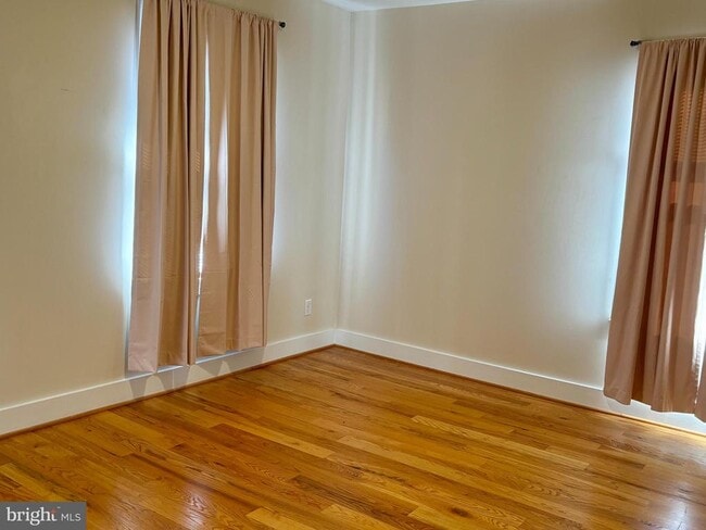 Photo - 101 S Commerce St