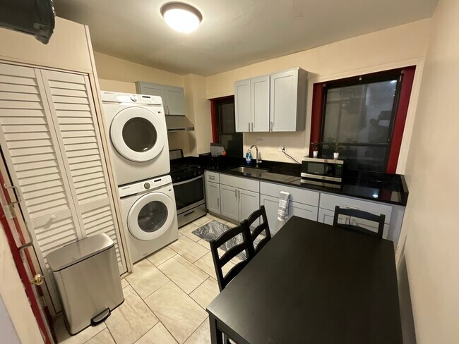 Photo - 871 Harrison Ave Unidad 3