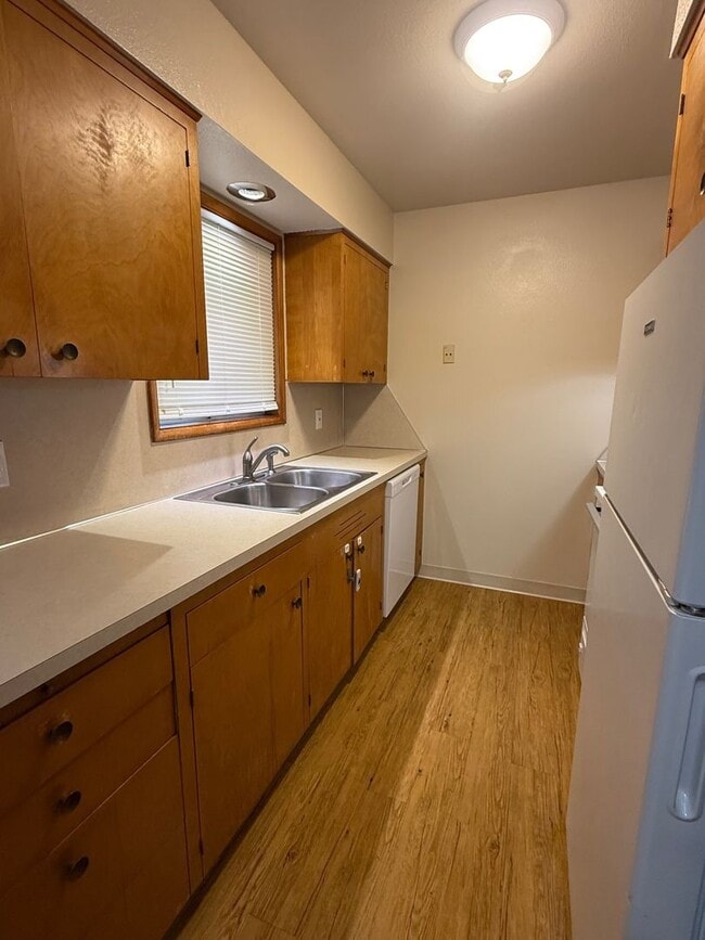 Photo - 1/2 off 1st month's Rent!  Charming Two Bedroom !! Unit F