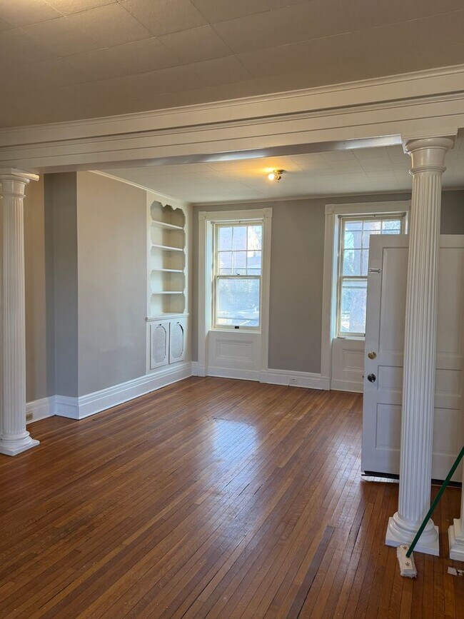 Photo - 114 S West St Unidad Apt 1