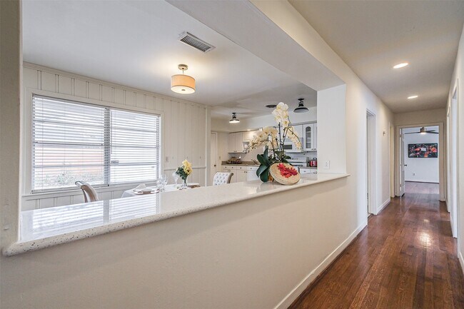 Photo - 2601 Briarhurst Dr