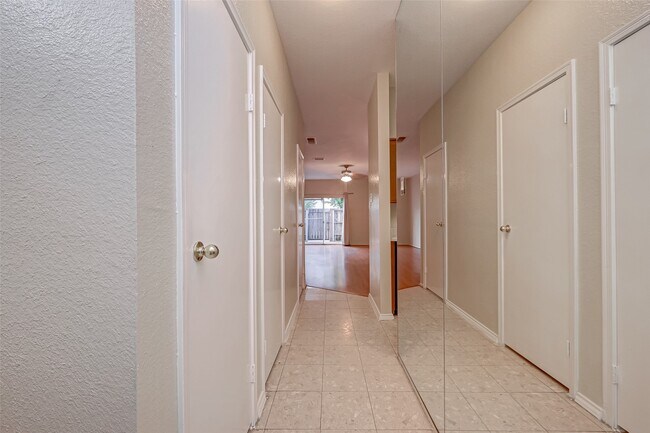 Photo - 7597 Cambridge St