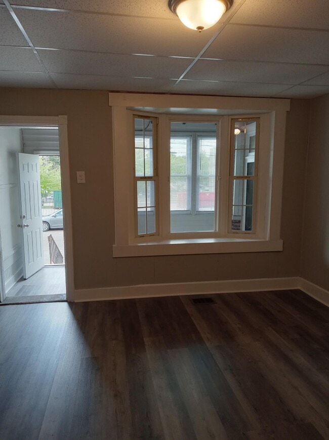 Photo - 211 E 13th St