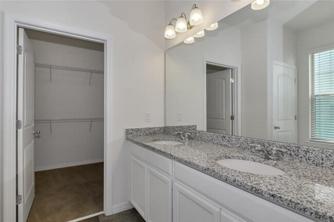 Photo - 16242 Outlook Shore Aly