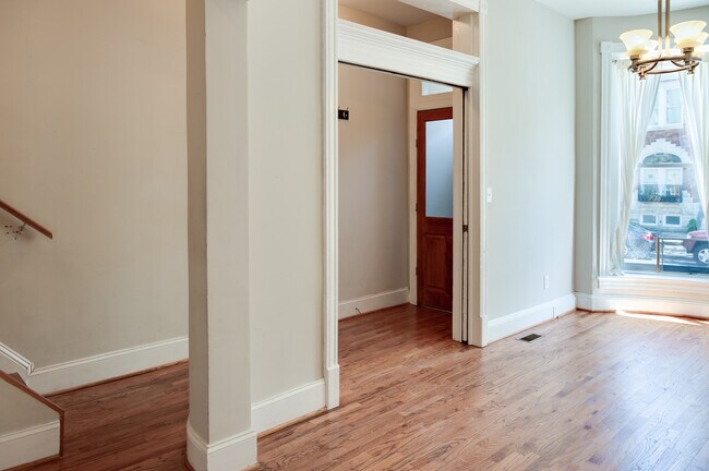 Photo - 418 E 22nd St