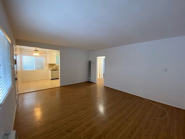 Photo - 3042 Livonia Ave