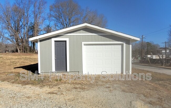 Photo - 4302 Hilltop Rd
