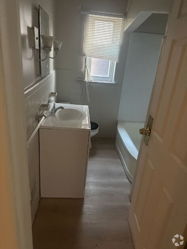 Building Photo - 3-Bed Gem in Detroit - Cozy 1163 Sq Ft Hom... Rental