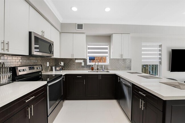 Photo - 643 NW 1st Ave Unit #643